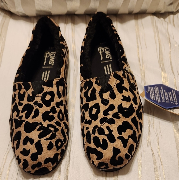 Leopard print Toms 7.5 flat shoes - Picture 2 of 5